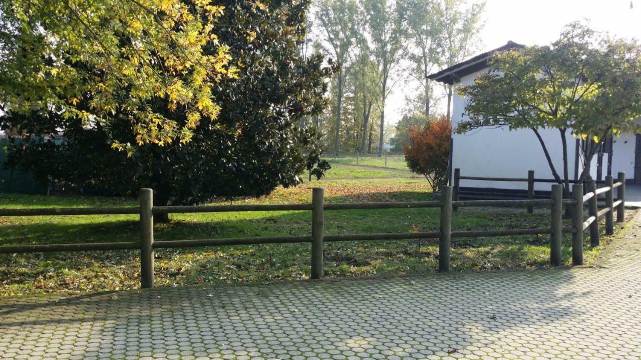Villa Scuderia 100 pertiche Villanterio Exterior foto